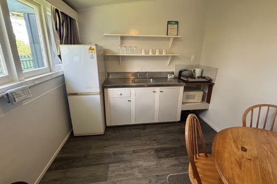 1-Bedroom Motel (4max) - kitchen