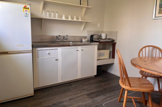 1-Bedroom Motel (4max) - kitchen