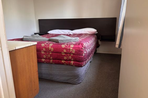 1-Bedroom Motel (4max) - bedroom